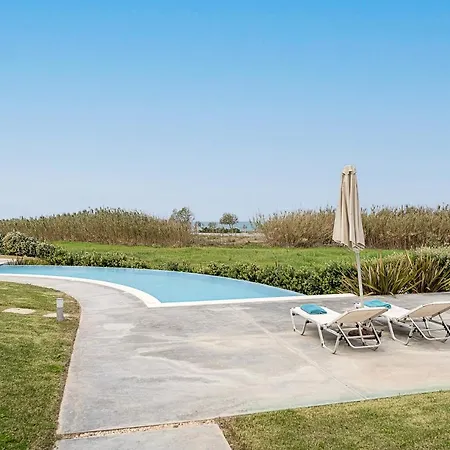 Resitour - Aphrodite Beachfront Pirgos Psilonerou Exterior photo
