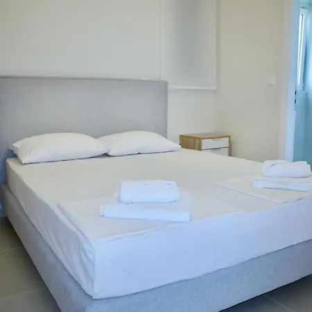 Resitour - Aphrodite Beachfront Pirgos Psilonerou Room photo