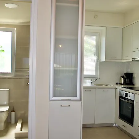 Resitour - Aphrodite Beachfront Pirgos Psilonerou Room photo
