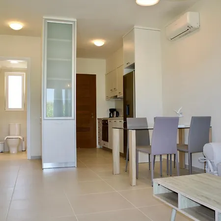 Resitour - Aphrodite Beachfront Pirgos Psilonerou Room photo