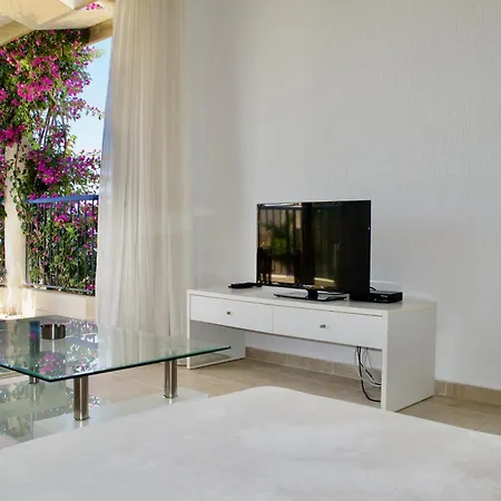 Resitour - Aphrodite Beachfront Pirgos Psilonerou Room photo