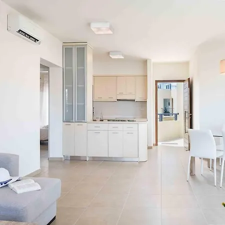 Resitour - Aphrodite Beachfront Pirgos Psilonerou Exterior photo