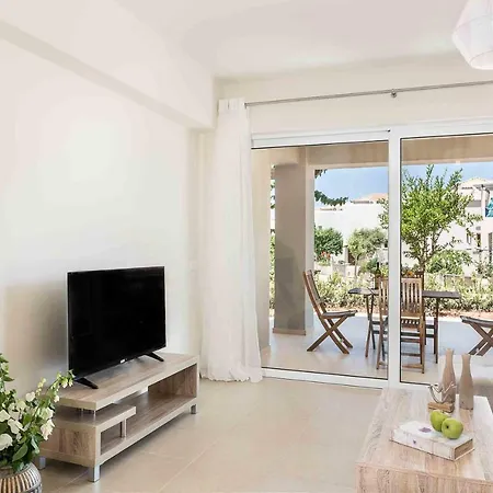 Resitour - Aphrodite Beachfront Pirgos Psilonerou Exterior photo