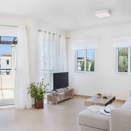 Resitour - Aphrodite Beachfront Pirgos Psilonerou Exterior photo