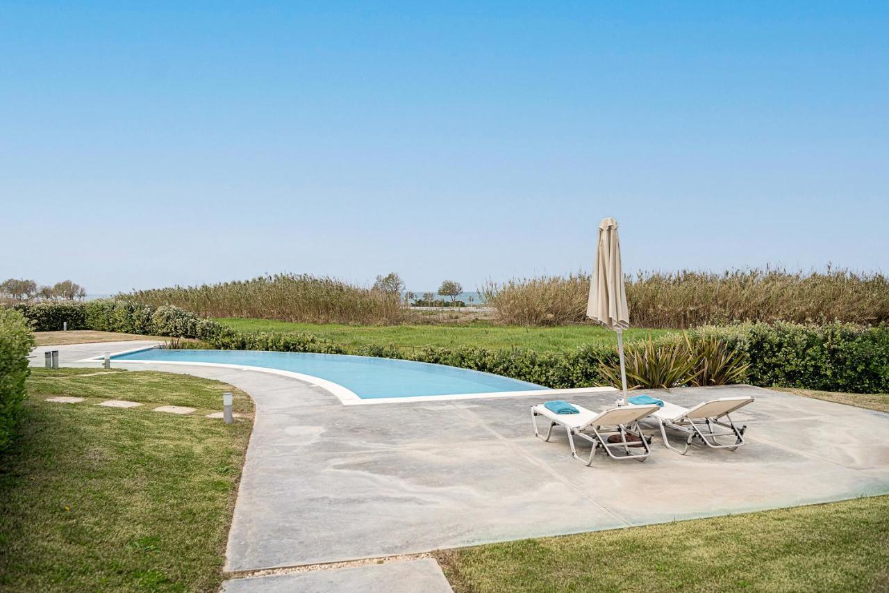 Resitour - Aphrodite Beachfront Apartment *