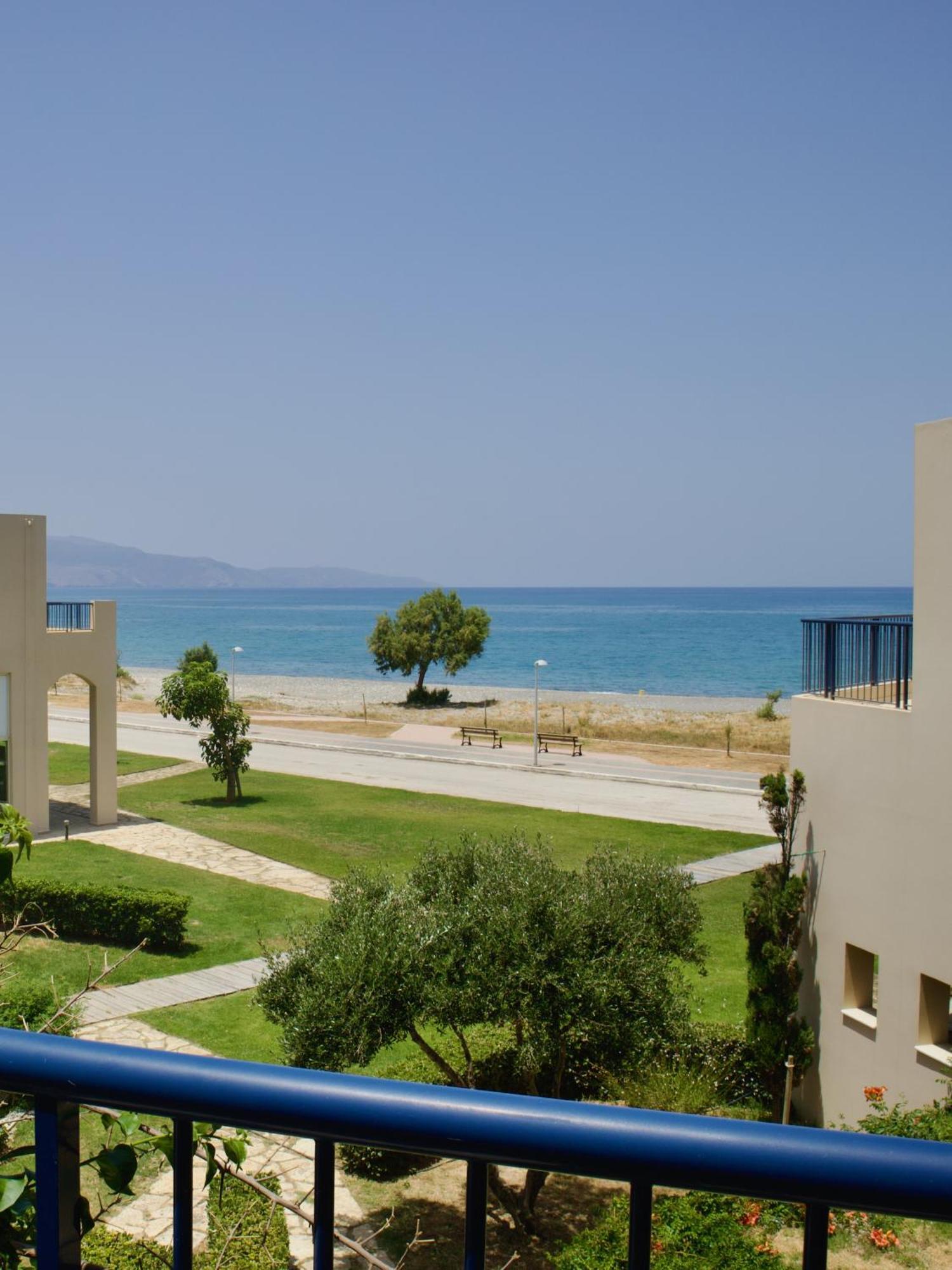Resitour - Aphrodite Beachfront *