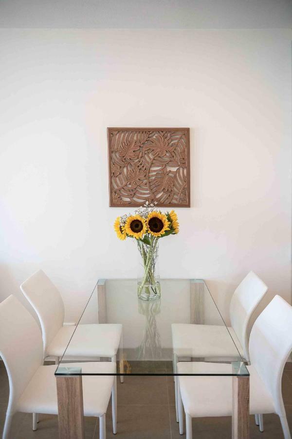 Resitour - Aphrodite Beachfront Apartment