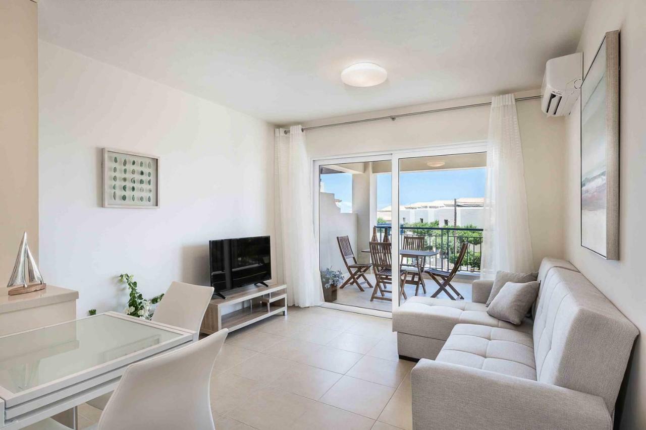 Apartment Resitour - Aphrodite Beachfront Pirgos Psilonerou